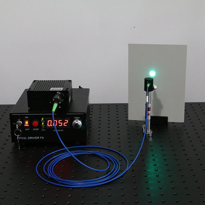 525nm 8000mW 섬유 결합 레이저 고성능 녹색 레이저 빔